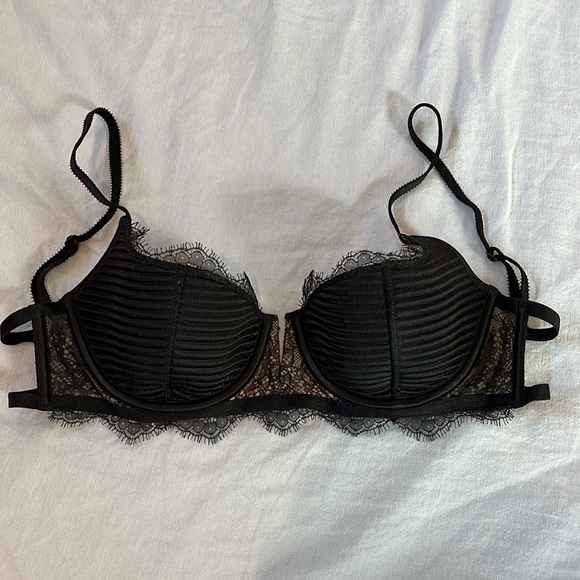 Victoria’s Secret Black lace Dream Angels Balconet 32D - Picture 2 of 8